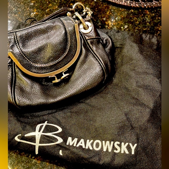 Beautiful all leather small purse by “B Makowsky” surprisingly roomy, - Picture 1 of 9